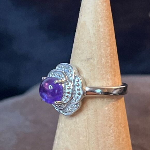 African Amethyst Floral Pure Stainless Steel Ring Size 6
NWT - Picture 5 of 11